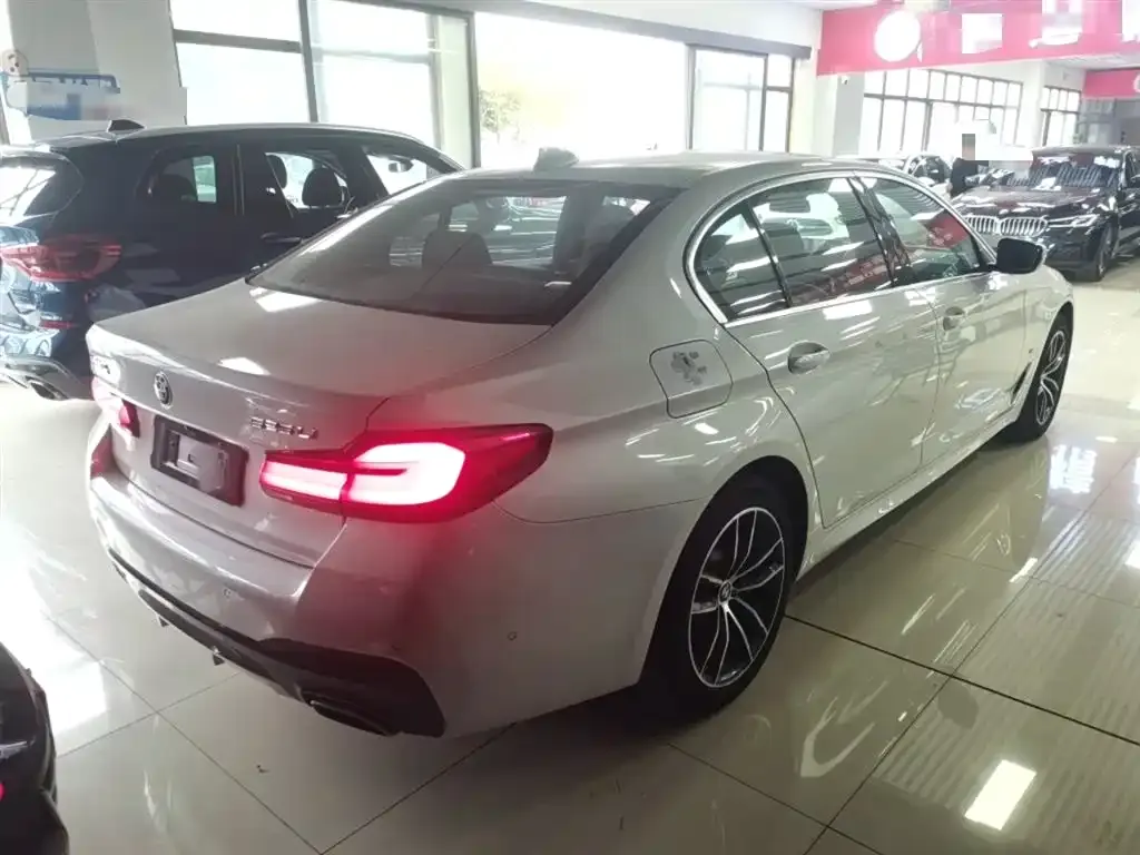 BMW 5 Series 2025 из CN, фото 3