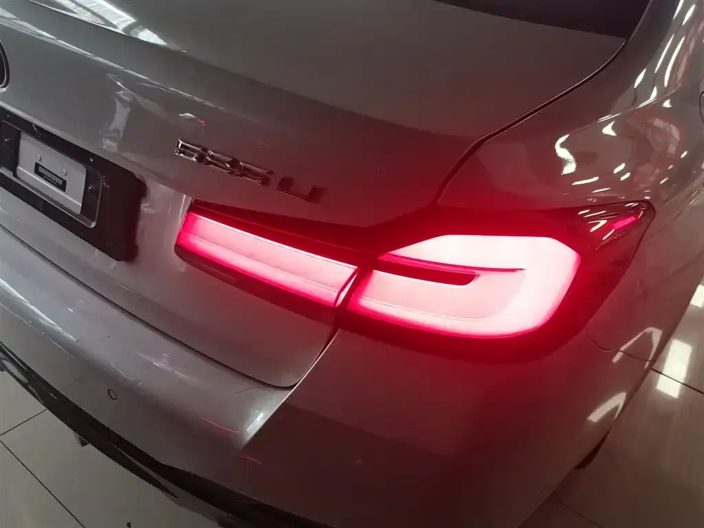 BMW 5 Series 2025 из CN, фото 2