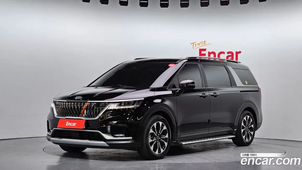 Kia Carnival — фото 1