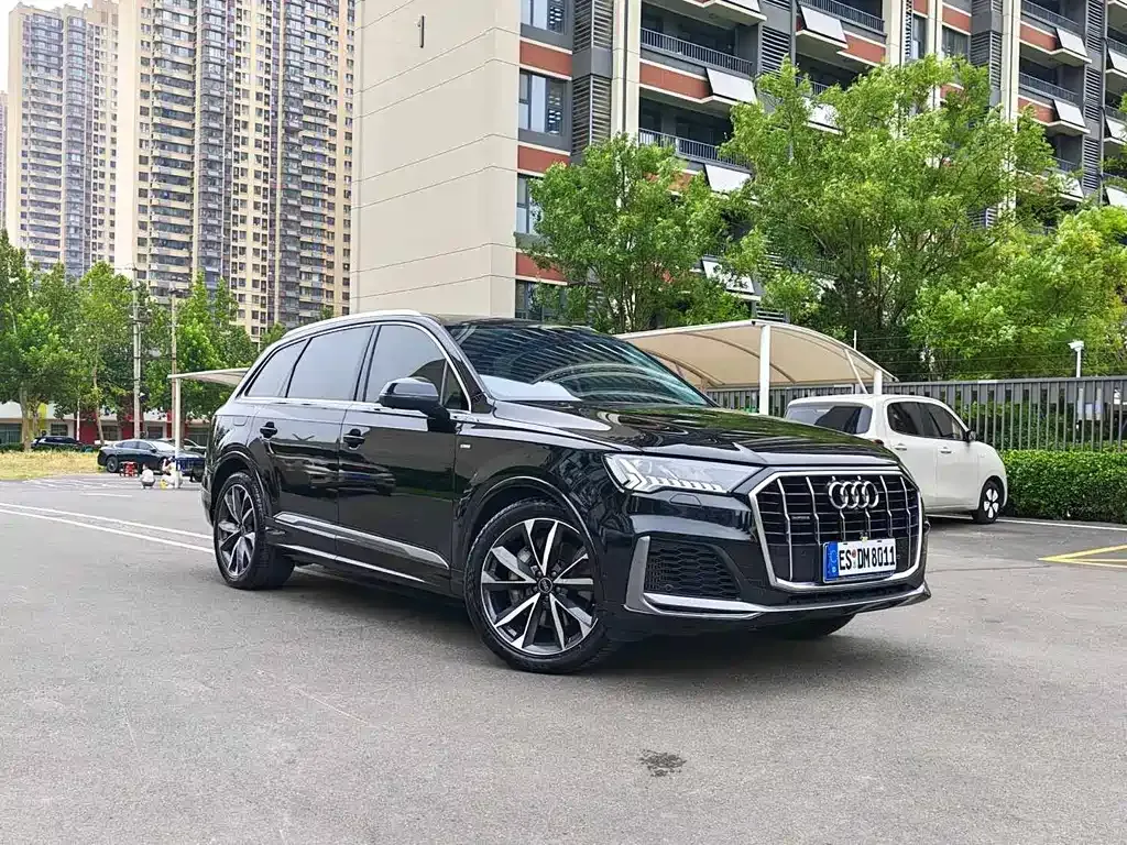 Audi Q7 2021 из CN, фото 9