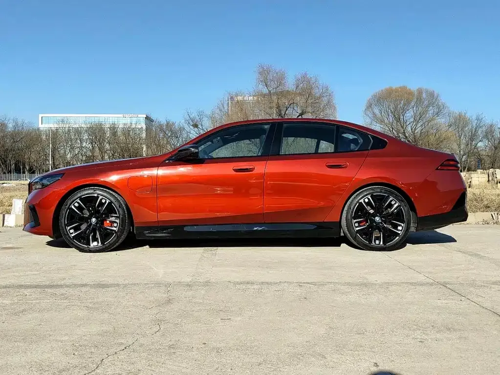 BMW i5 M60 2024 из CN, фото 10