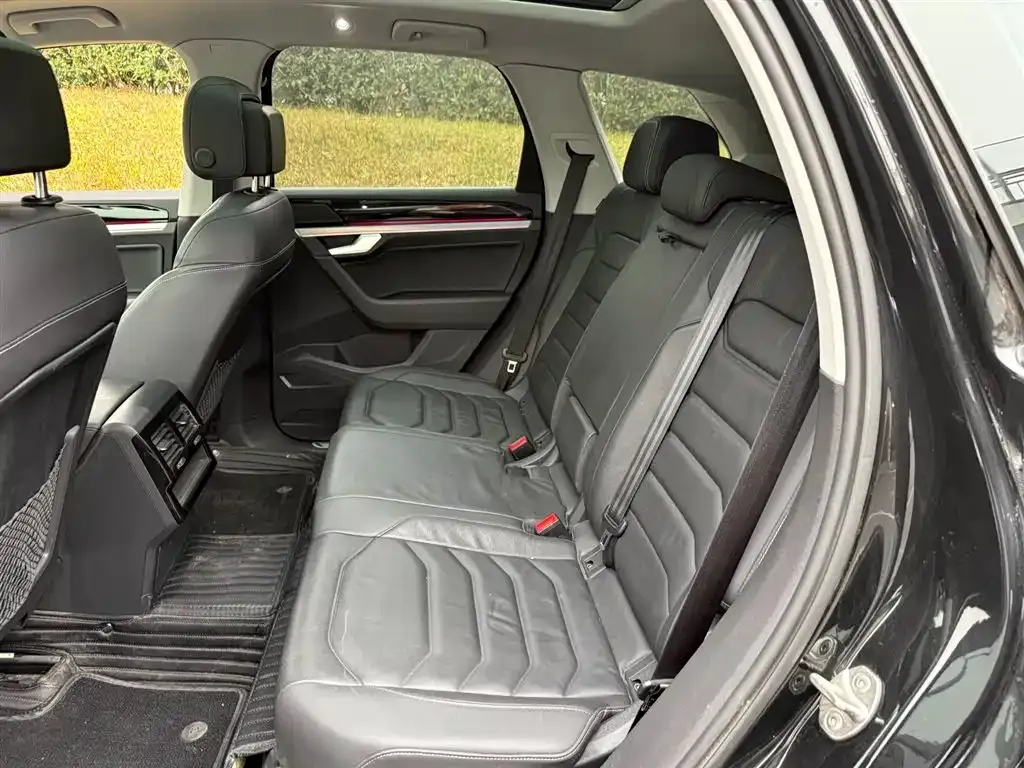 Volkswagen Touareg 2023 из CN, фото 2