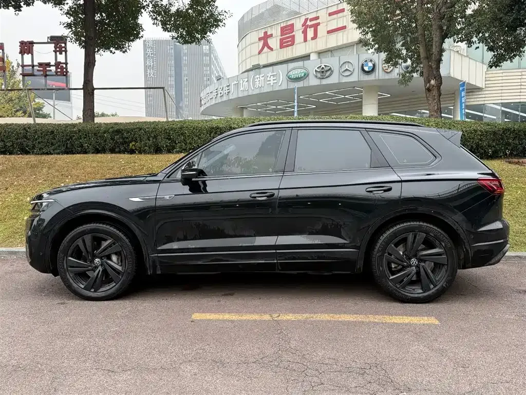 Volkswagen Touareg 2023 из CN, фото 10