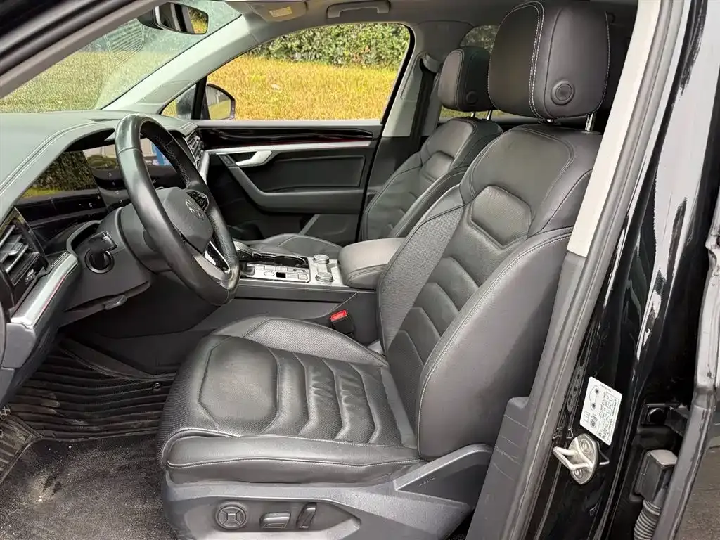 Volkswagen Touareg 2023 из CN, фото 5