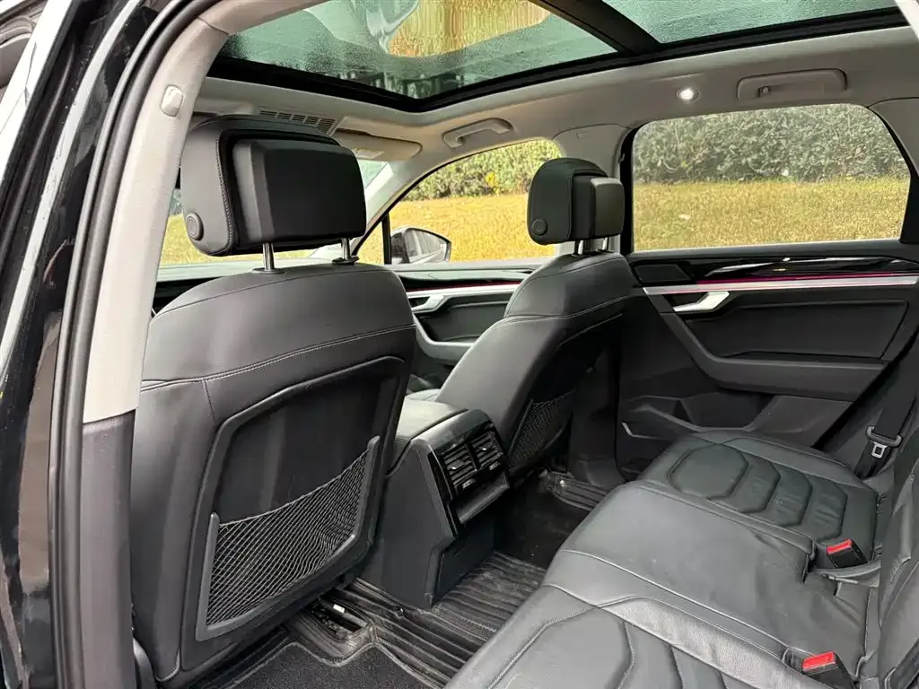 Volkswagen Touareg 2023 из CN, фото 7