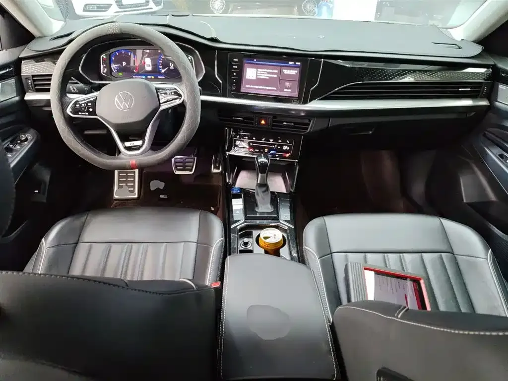 Volkswagen Passat 2023 из CN, фото 5
