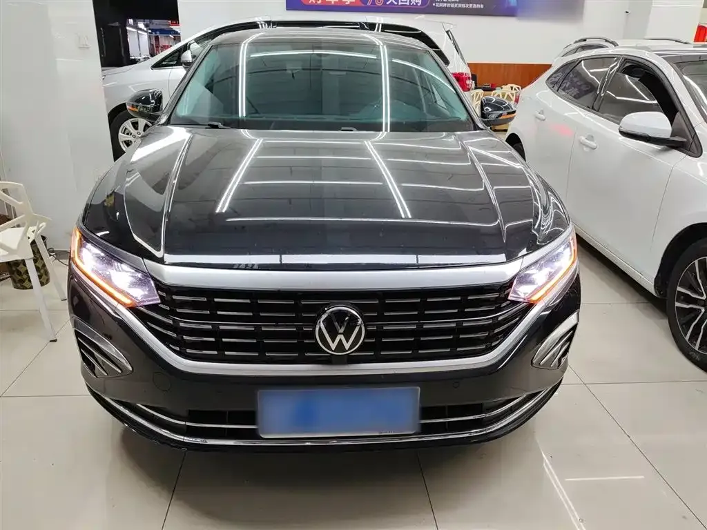 Volkswagen Passat 2023 из CN, фото 2