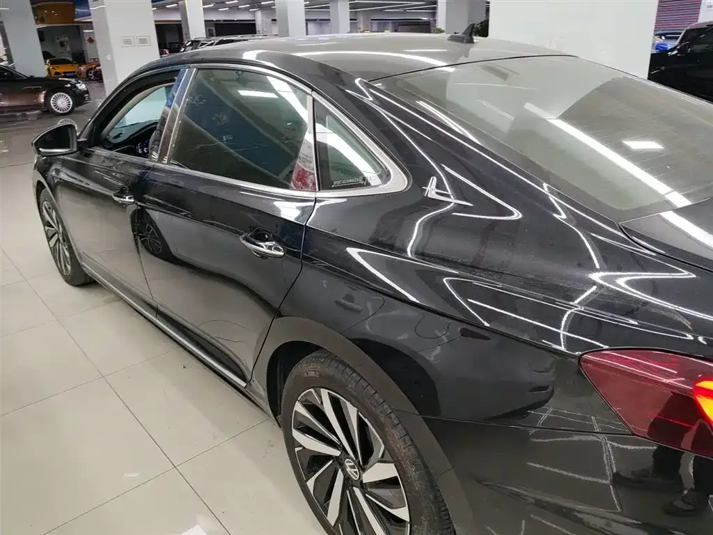 Volkswagen Passat 2023 из CN, фото 4