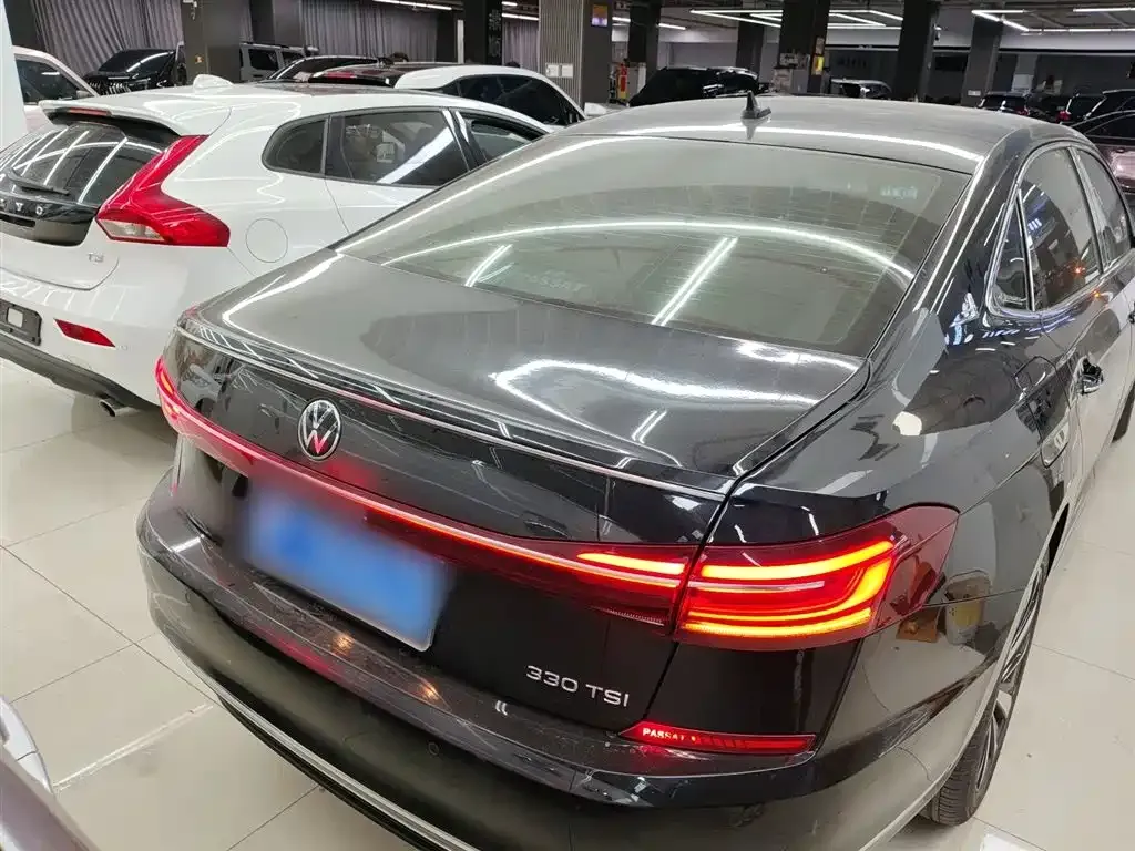 Volkswagen Passat 2023 из CN, фото 9