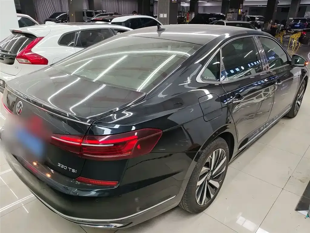 Volkswagen Passat 2023 из CN, фото 10