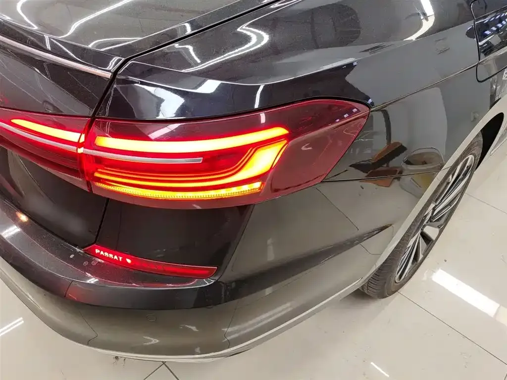 Volkswagen Passat 2023 из CN, фото 7