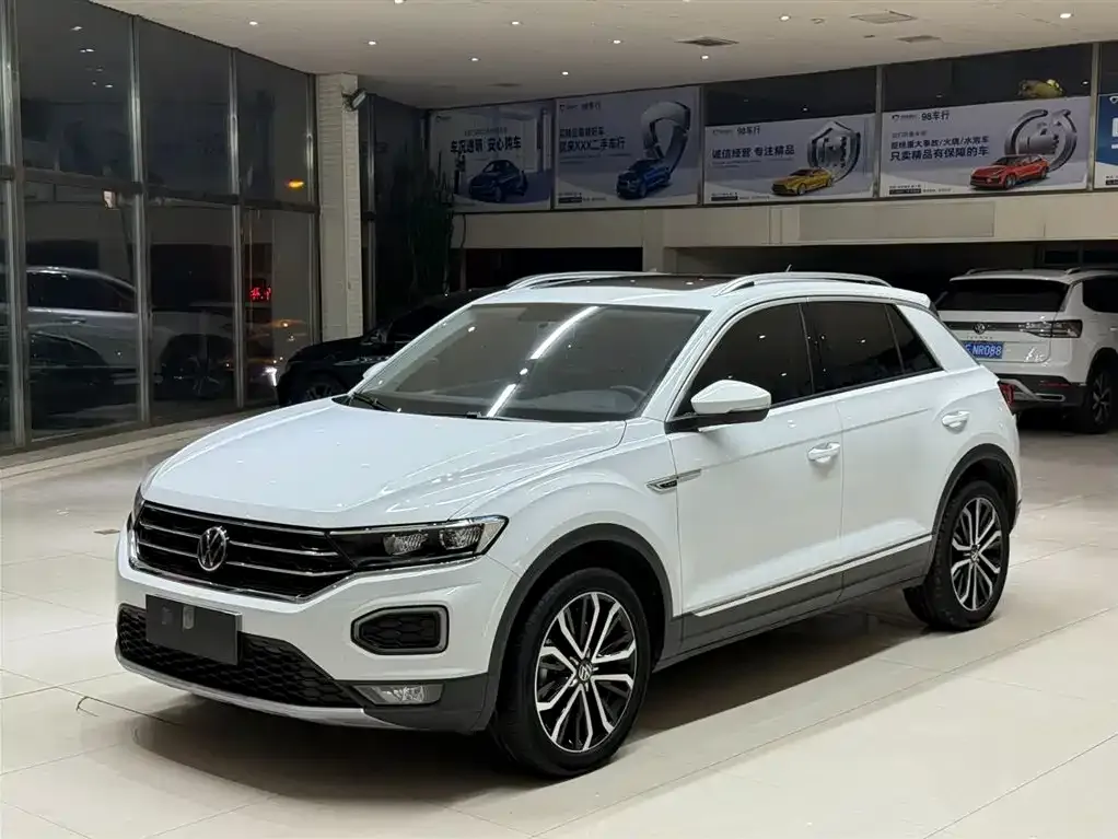 Volkswagen T-Roc — фото 1