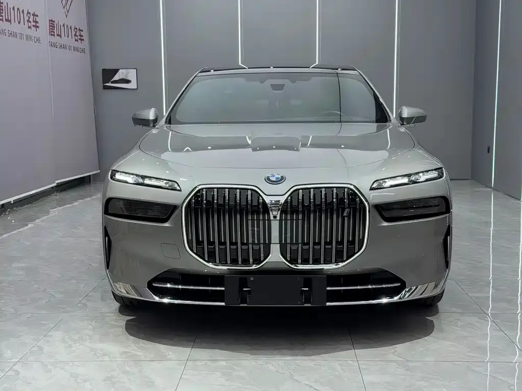 BMW i7 2023 из CN, фото 7