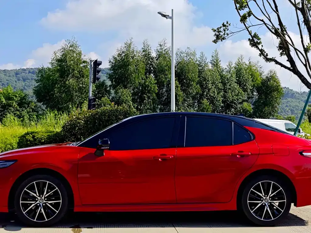 Toyota Camry 2023 из CN, фото 6