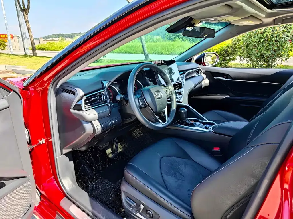 Toyota Camry 2023 из CN, фото 4