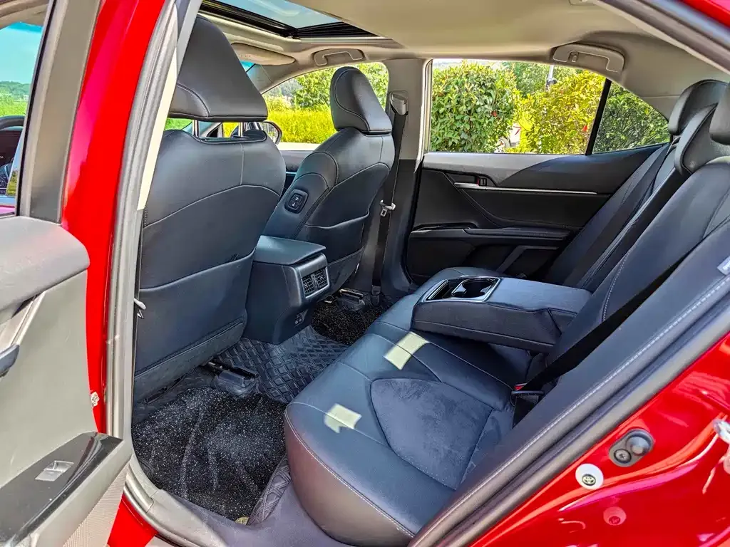 Toyota Camry 2023 из CN, фото 9