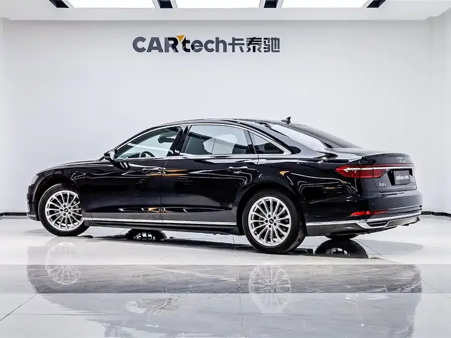 Audi A8 2022 из CN, фото 5