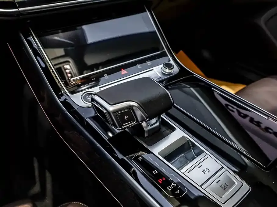 Audi A8 2022 из CN, фото 6