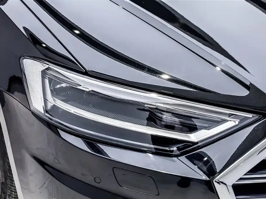 Audi A8 2022 из CN, фото 8