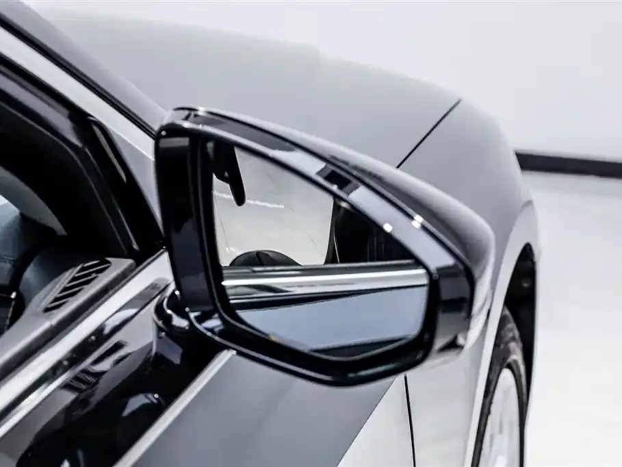 Audi A8 2022 из CN, фото 2