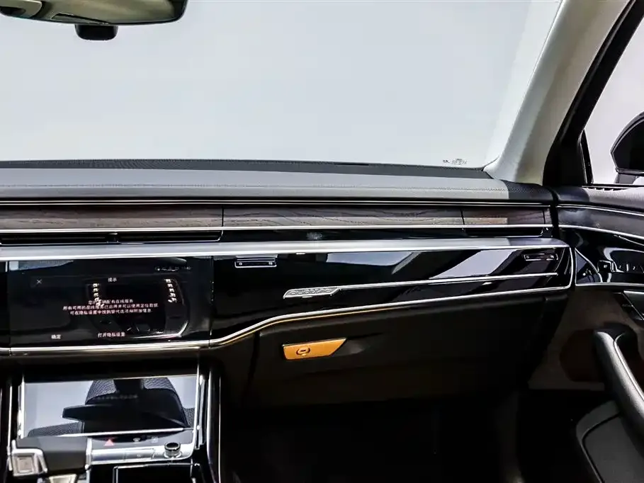 Audi A8 2022 из CN, фото 4