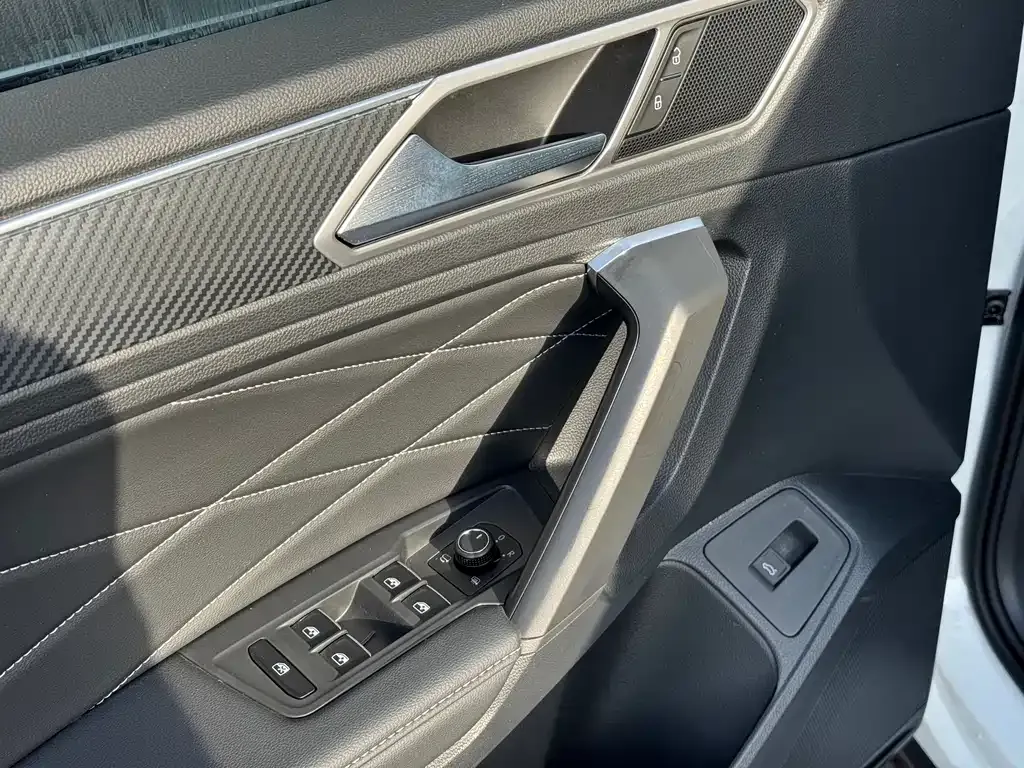 Volkswagen Tiguan L 2022 из CN, фото 5