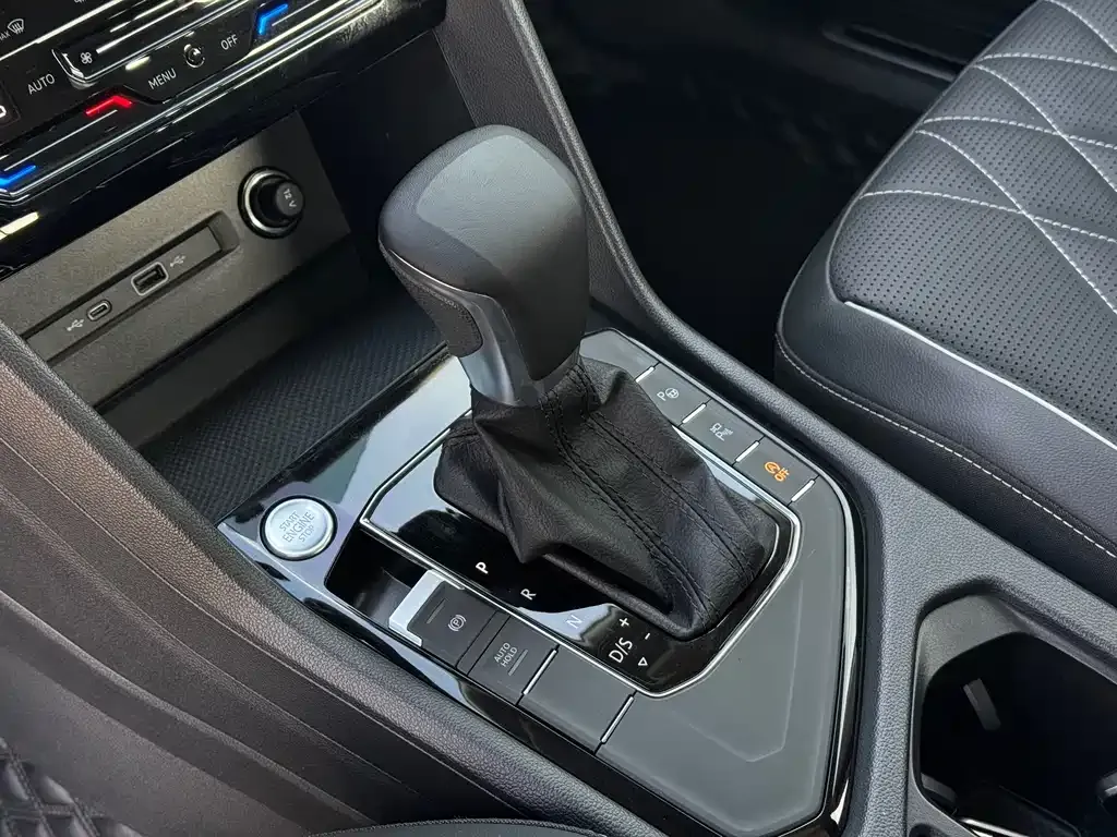 Volkswagen Tiguan L 2022 из CN, фото 7