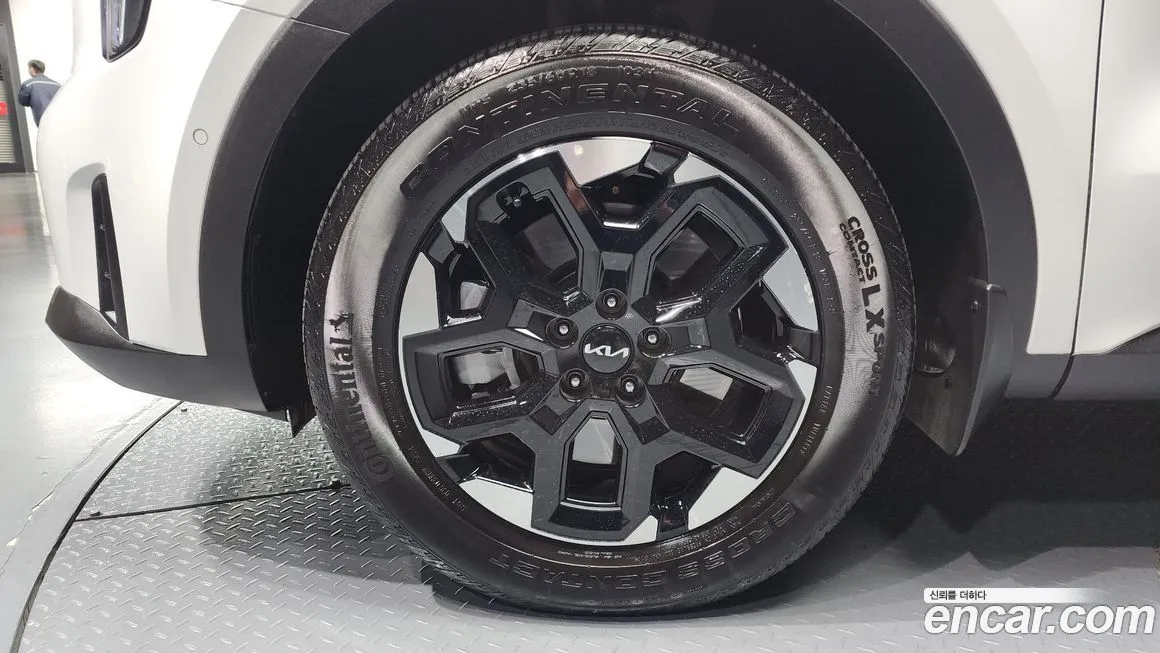 Kia Sorento — фото 10