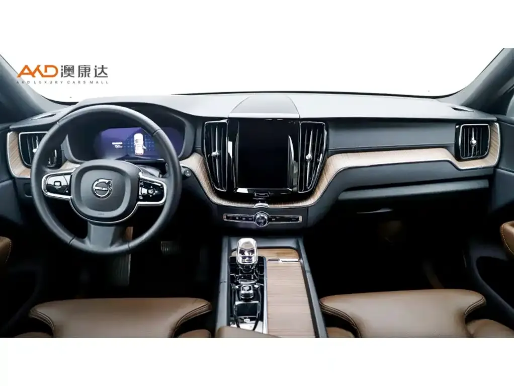 Volvo XC60 — фото 10