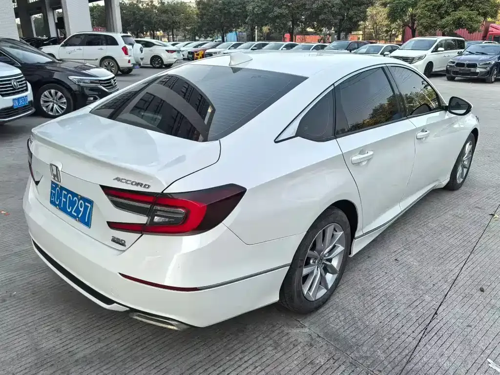 Honda Accord — фото 4