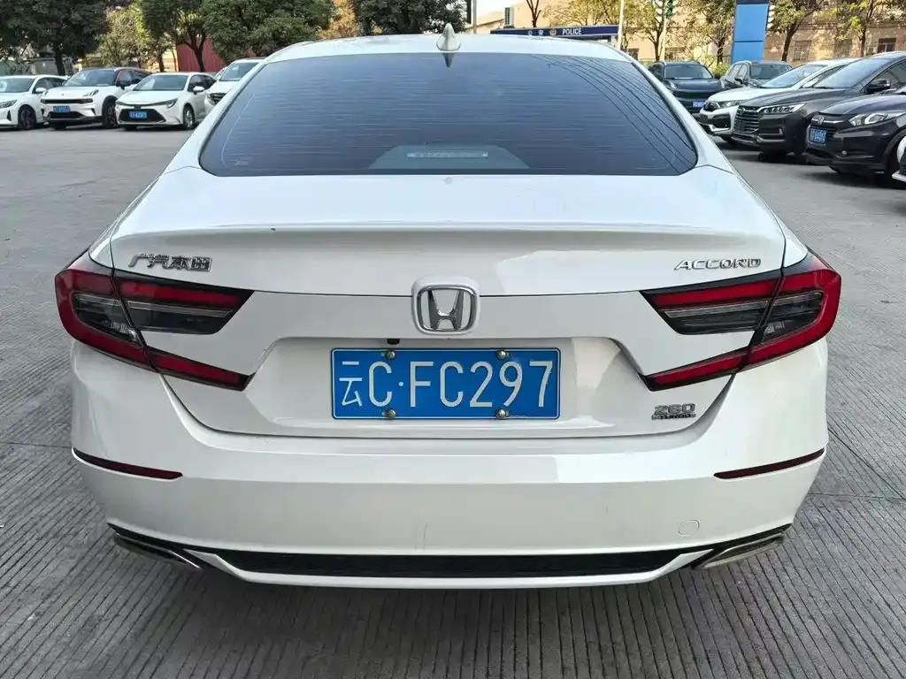 Honda Accord — фото 5