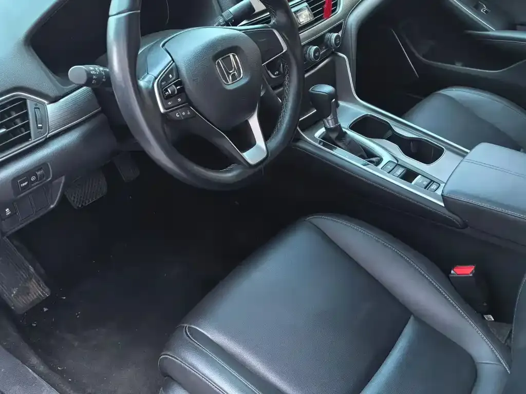 Honda Accord — фото 8