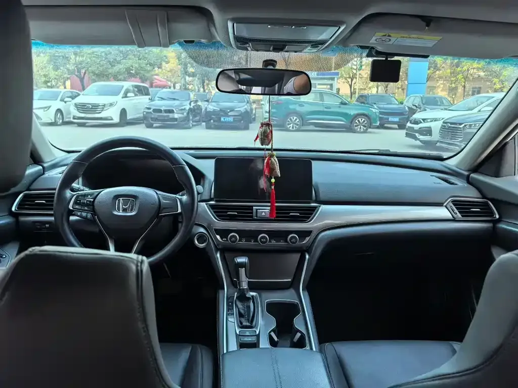 Honda Accord — фото 9