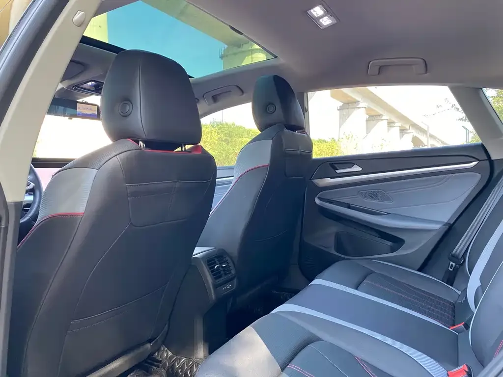 Volkswagen Lamando 2023 из CN, фото 6