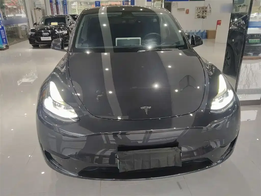 Tesla Model Y 2024 из CN, фото 5