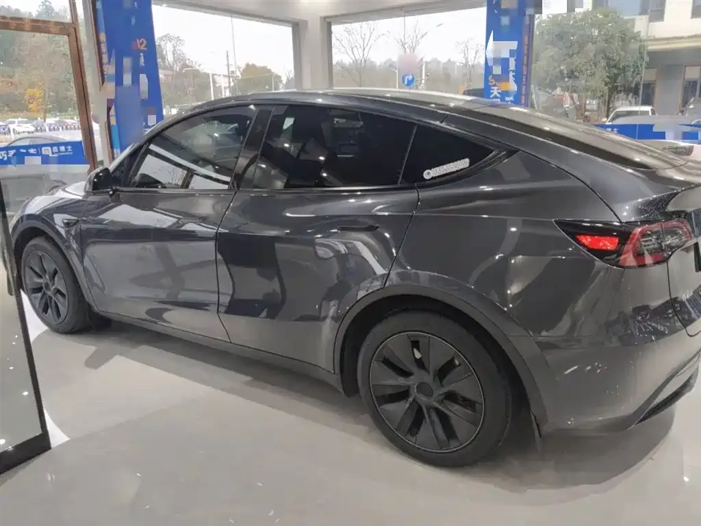 Tesla Model Y 2024 из CN, фото 8