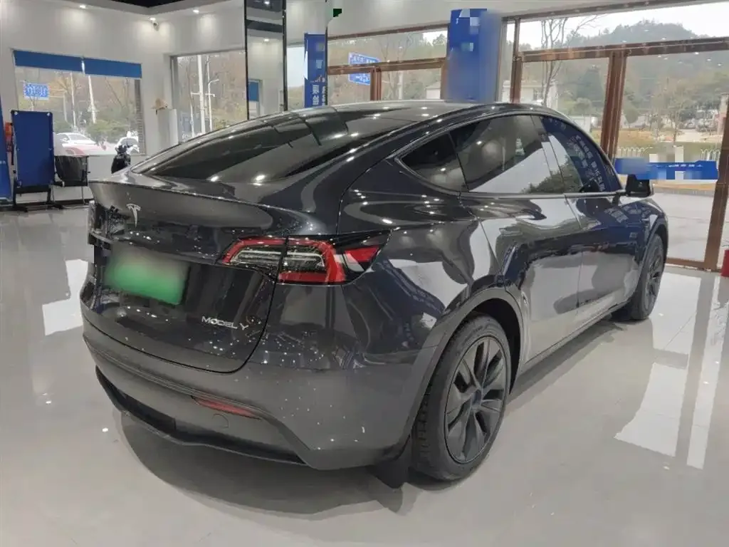 Tesla Model Y 2024 из CN, фото 3