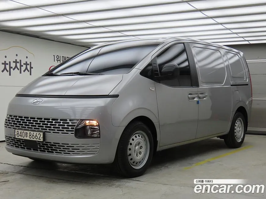 Hyundai Staria — фото 1