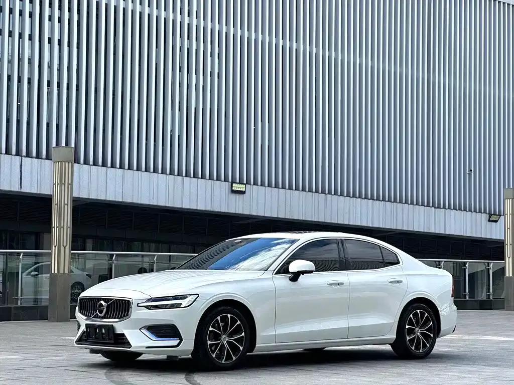 Volvo S60 2021 из CN, фото 1