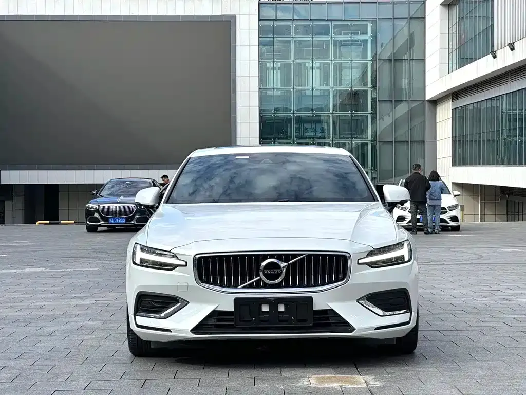Volvo S60 2021 из CN, фото 2