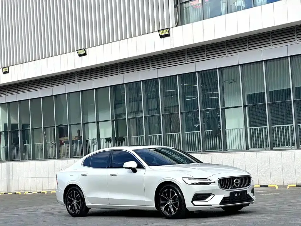 Volvo S60 2021 из CN, фото 3