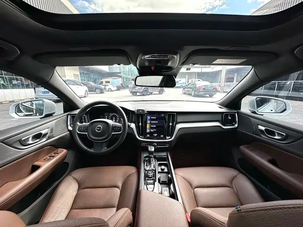 Volvo S60 2021 из CN, фото 5