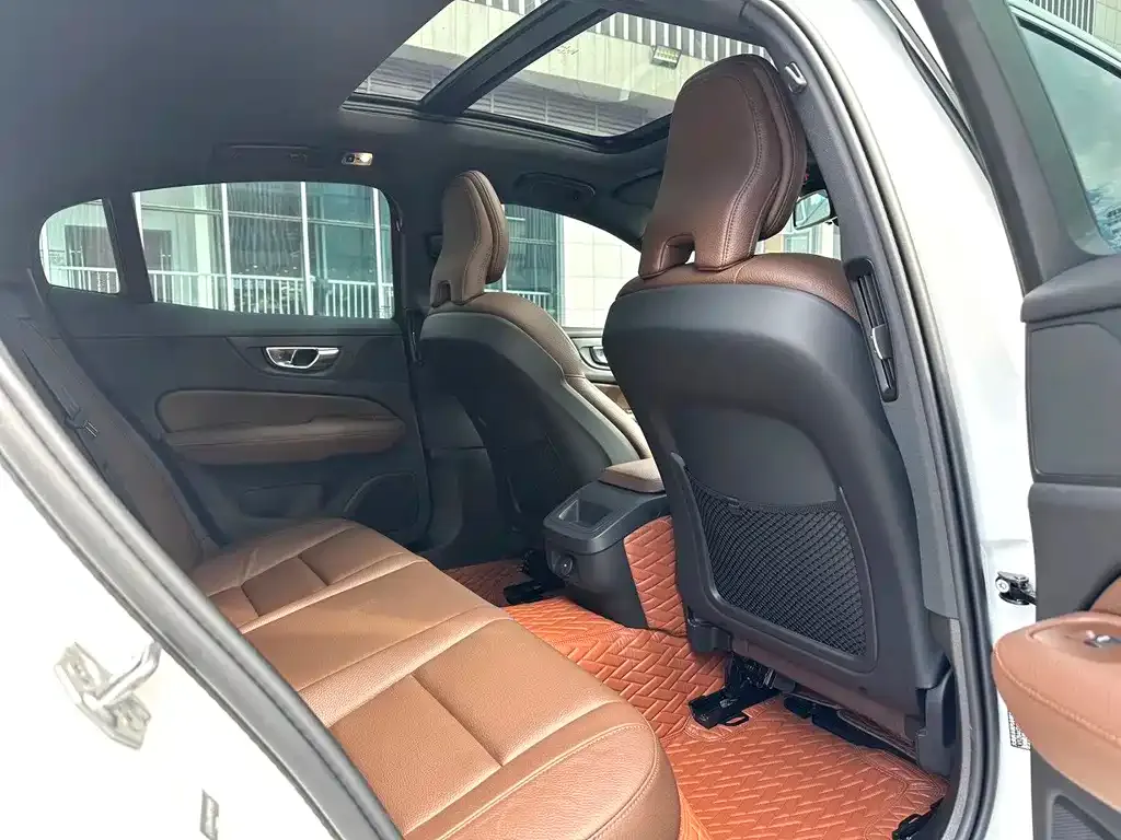 Volvo S60 2021 из CN, фото 6