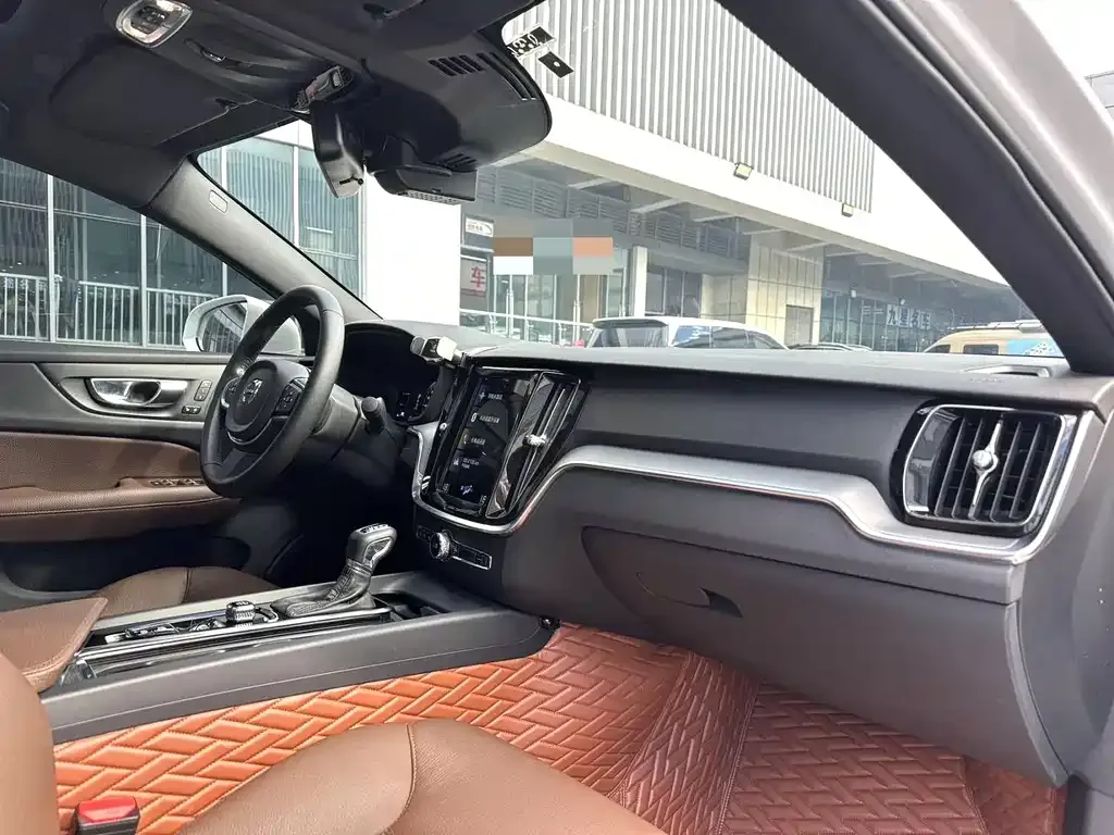 Volvo S60 2021 из CN, фото 8