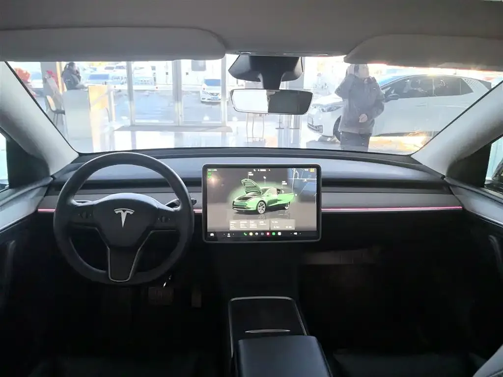 Tesla Model Y — фото 8