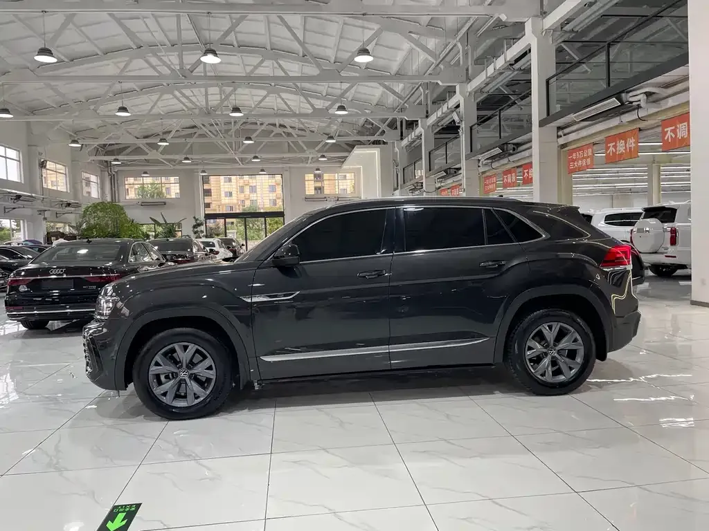 Volkswagen Teramont 2023 из CN, фото 6