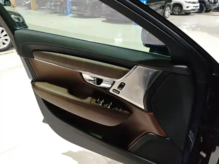 Volvo S90 2022 из CN, фото 4