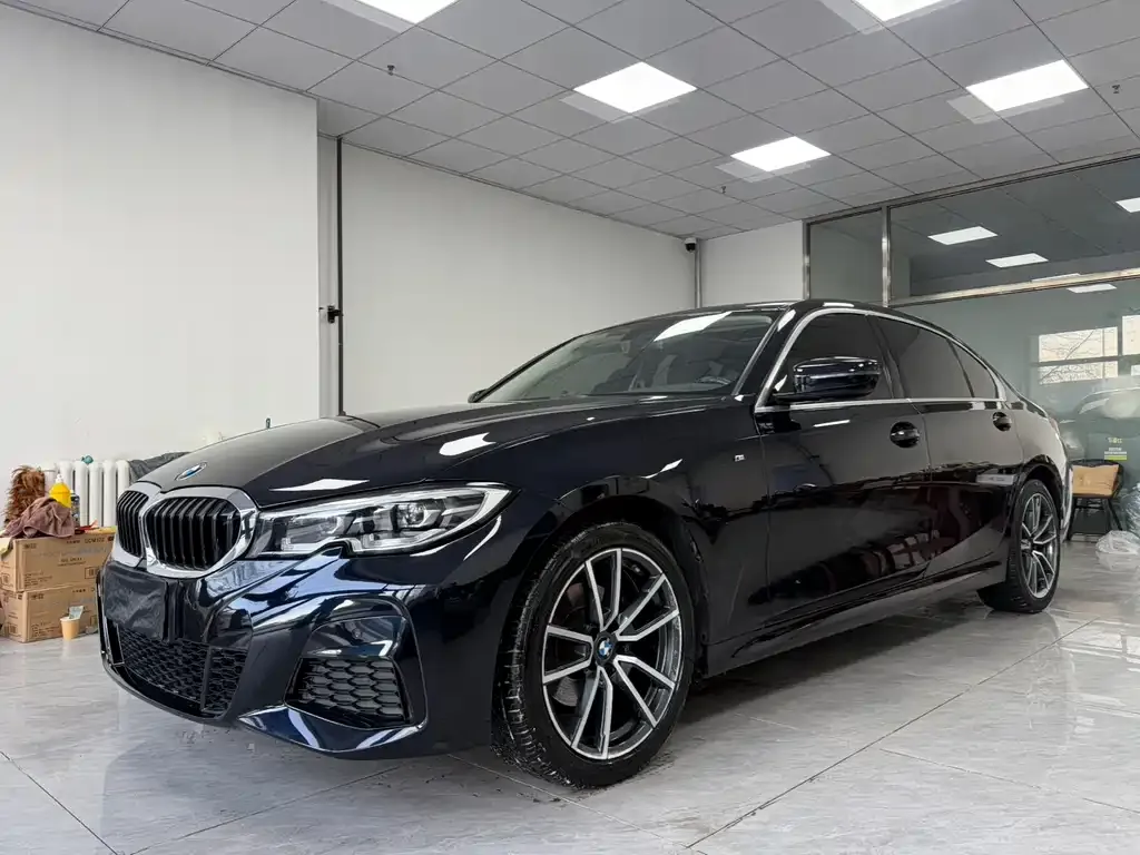 BMW 3 Series 2022 из CN, фото 1