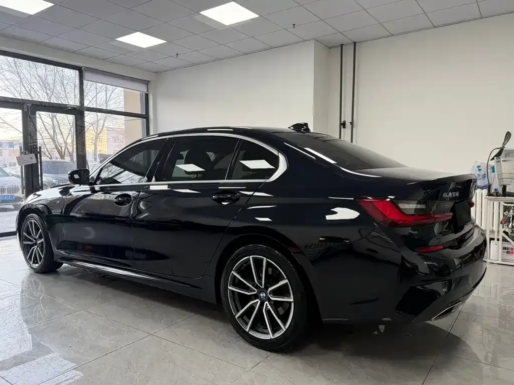 BMW 3 Series 2022 из CN, фото 9