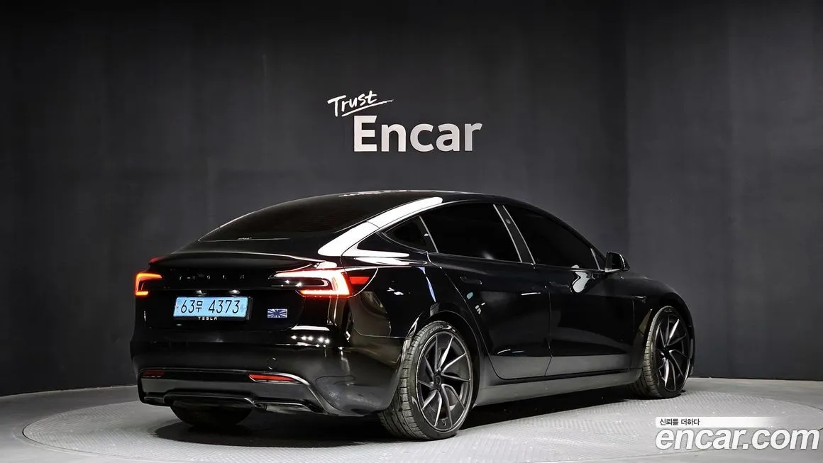 Tesla Model 3 2024 из KR, фото 2